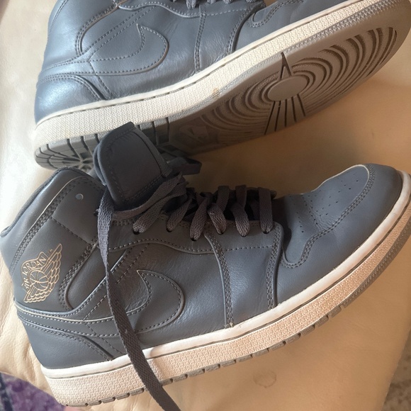 Air Jorden men shoes pure leather size 9 - Picture 7 of 12